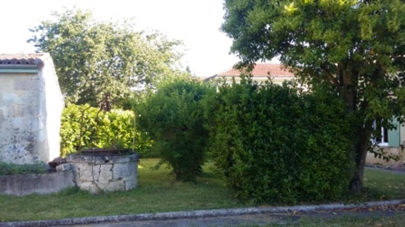 Comps  La Petite Auberge מראה חיצוני תמונה