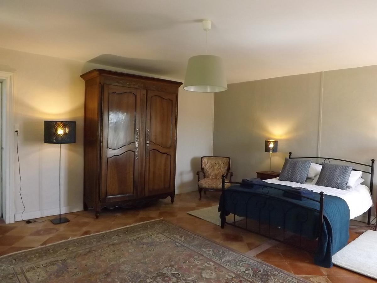 Comps  La Petite Auberge מראה חיצוני תמונה